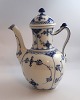 Lundin Antique präsentiert: Königliches Kopenhagen. Musselmalet, halbspitze. Kaffeekanne. Modell 519. Höhe 25 ...
