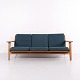 Osted Antik & Design präsentiert: Hans J. Wegner GE-290/3 Dreisitzer Sofa aus Seifenbehandelter Eiche
