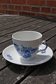 Antikkram präsentiert: Blaue Blume Glatt dänisch Geschirr. 2tlg. Kaffeetassen Nr. 8261.ANGEBOT AN MEHR