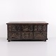 Osted Antik & Design präsentiert: Große original bemalte Truhe mit Blumenmotiven aus dem 19. Jahrhundert