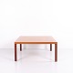 Osted Antik & Design präsentiert: Großer quadratischer Couchtisch aus hellem Mahagoni von Erik Jørgensen ...
