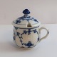 Lundin Antique präsentiert: Königliches Kopenhagen. Musselmalet, Gerippt. Senfglas. Modell 64. Höhe 8,5 cm. (2 ...