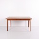 Osted Antik & Design präsentiert: Teak Esstisch mit Auszug und 2 Ausziehplatten aus den 1950er–60er Jahren
