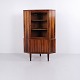 Osted Antik & Design präsentiert: Dänischer Eckschrank / Barschrank aus Palisander mit Glastür 1960er Jahre