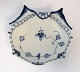 Lundin Antique präsentiert: Royal Copenhagen. Musselmalet, Vollspitze. Beilagen. Modell 1075. Breite 19 cm. (1 ...