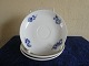 Antikkram präsentiert: Blaue Blume Glatt dänisch Geschirr. Set von 3 Untertassen Nr. 8041 von 1898-1923 für die ...