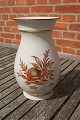 Royal Copenhagen dänisch krakeliert Porzellan mit Goldrand. Hohe Vase mit Blumen Dekoration 24,5cm