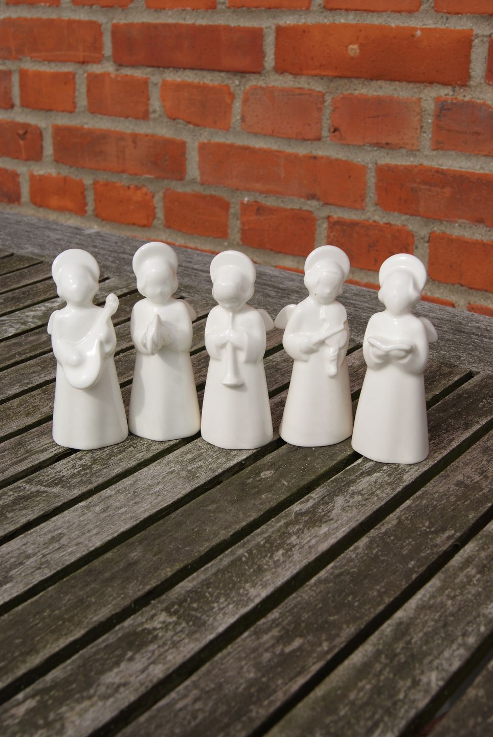 Antikkram - Königliche Figuren Engel mit Musikinstrumente aus Fayence