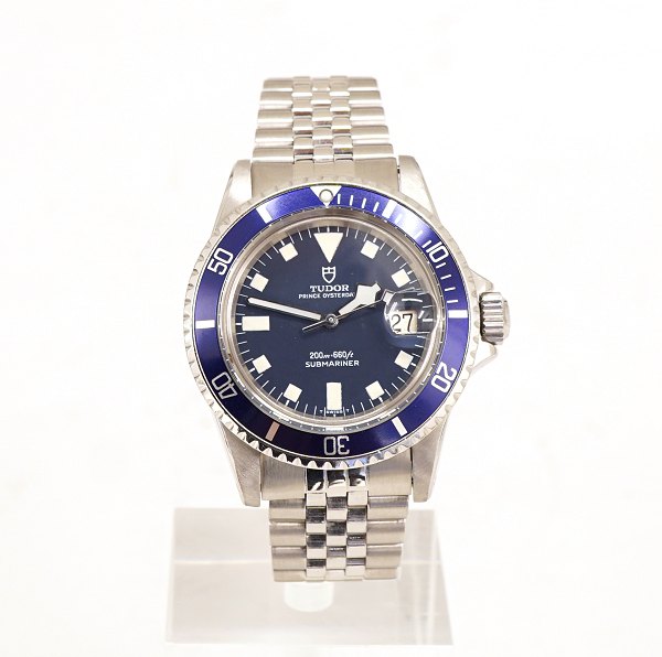 Tudor Submariner Snowflake with blue dial. Year 1976. Ref. 94110. D: 40mm. Comes 
with Tudor box