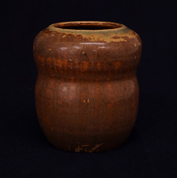 Patrick Nordström: Vase aus Steingut. Signiert und datiert 1924. H: 14,5cm