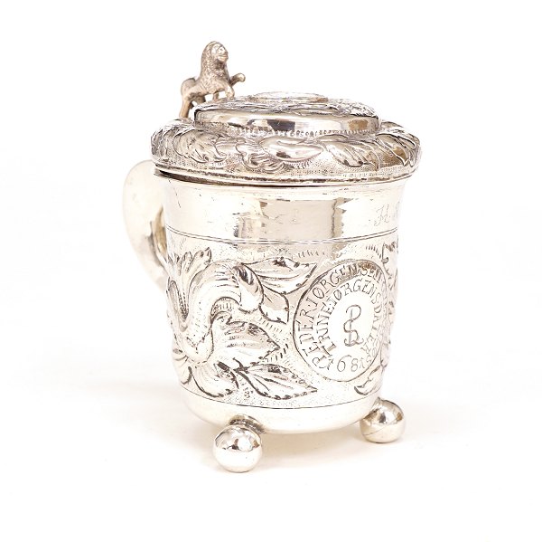 Jens Nielsen Bach, Copenhagen, 1673-92: A small Danish Baroque tankard, silver. 
Dated 1681. H: 10,5cm. W: 161gr