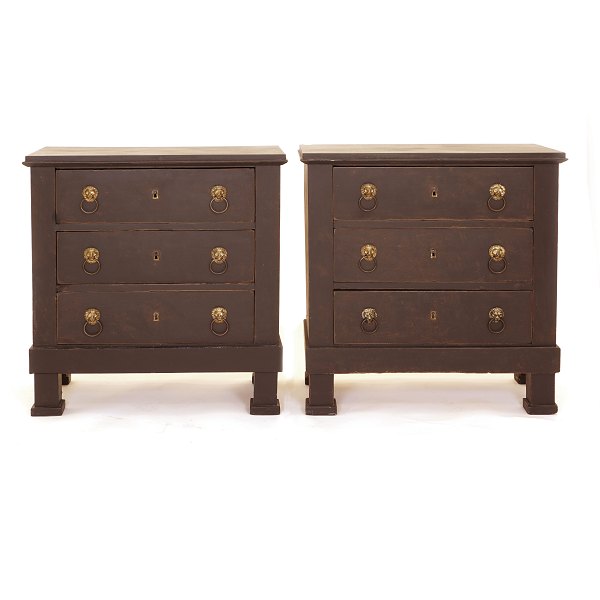 A pair of late 19th century black chest of drawers. Sweden circa 1880. H: 84cm. 
Top: 38x78cm