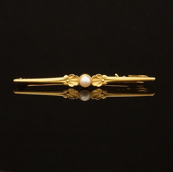 Georg Jensen guldbroche i 18kt guld. Perioden 1933-44. L: 6cm