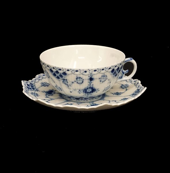 Royal Copenhagen blue fluted full lace tea cups. #1130. D cup: 10cm