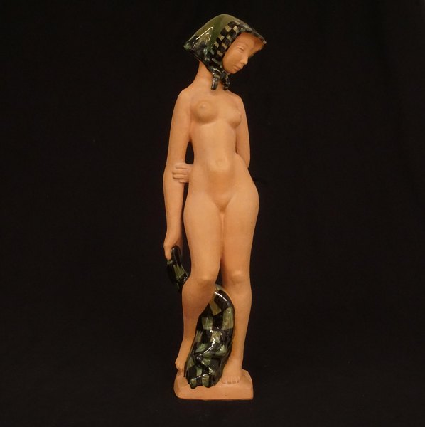 Helge Christoffersen, 1925-65, Keramik: Stehende Frau. Signiert. H: 49cm