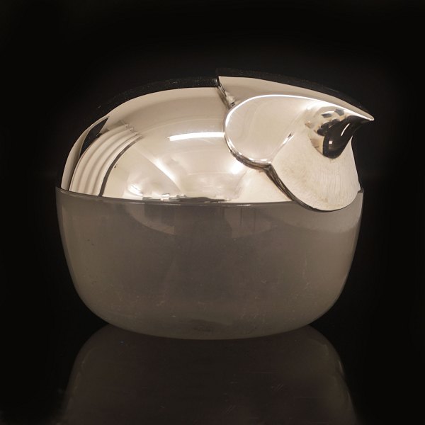 Allan Scharff für Georg Jensen Deckschale aus Sterlingsilber und Glas. Design 
aus dem Jahre 1994. Georg Jensen #1336. H: 8cm