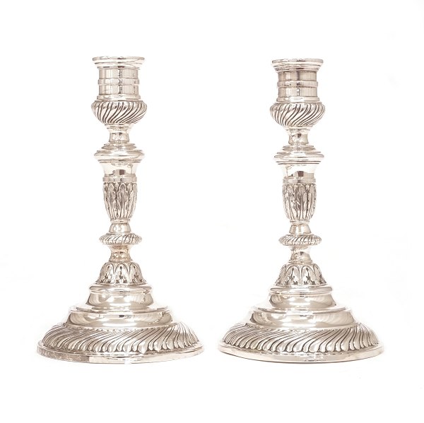 Pair of sterlingsilver candlesticks by Svend Toxværd, Copenhagen. H: 17,8cm. W: 
515gr