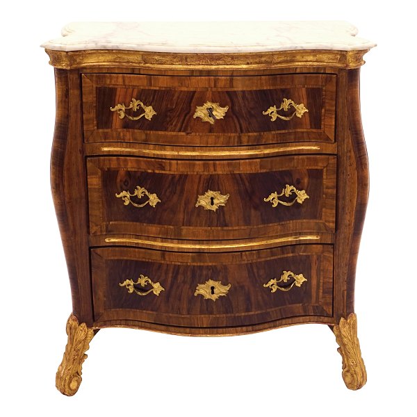 18th century marble top walnut commode. Denmark circa 1760. H: 93cm. Top: 
83x48cm