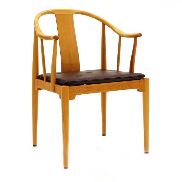 Hans Wegner, Chinastuhl aus hellem Kirschholz. Hergestellt von Fritz Hansen 
2005. Guter Zustand