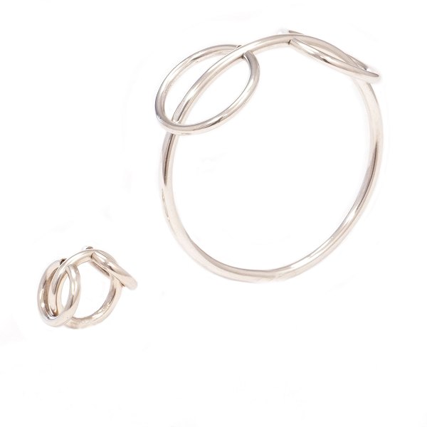 Anni & Bent Knudsen, Dänemark, Satz von Sterlingsilber Armring und Fingerring. D Armring innen: 6,5cm. Ringgrösse: 51