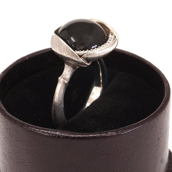 Ole Lynggaard Copenhagen Ring aus 18kt Weissgold mit 13 Brillanten. Ringgr. 54